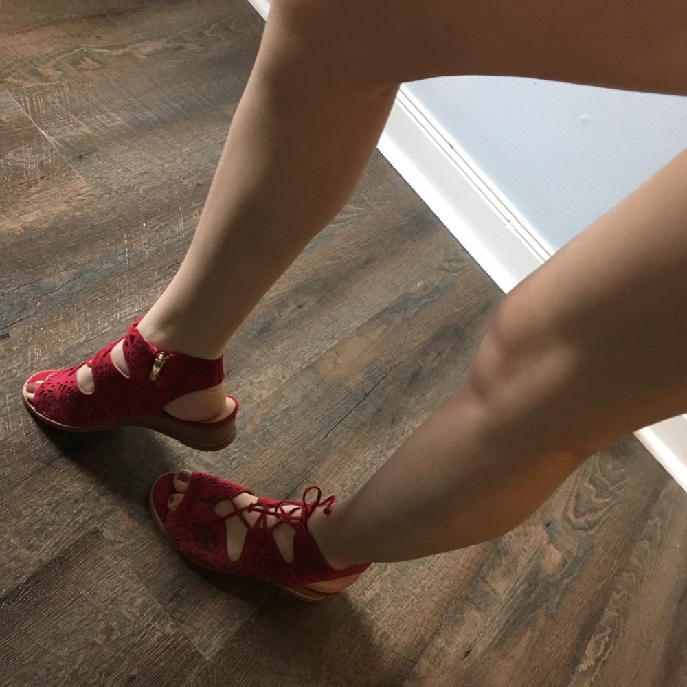 Vince Camuto Sandles